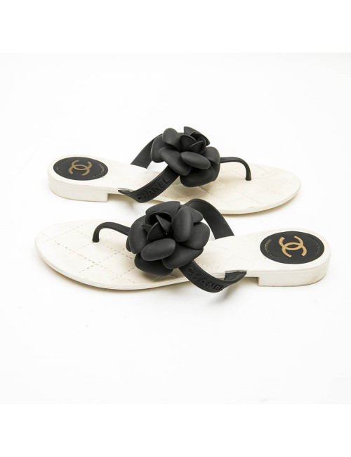 Tongs t 38 CHANEL avec camélias