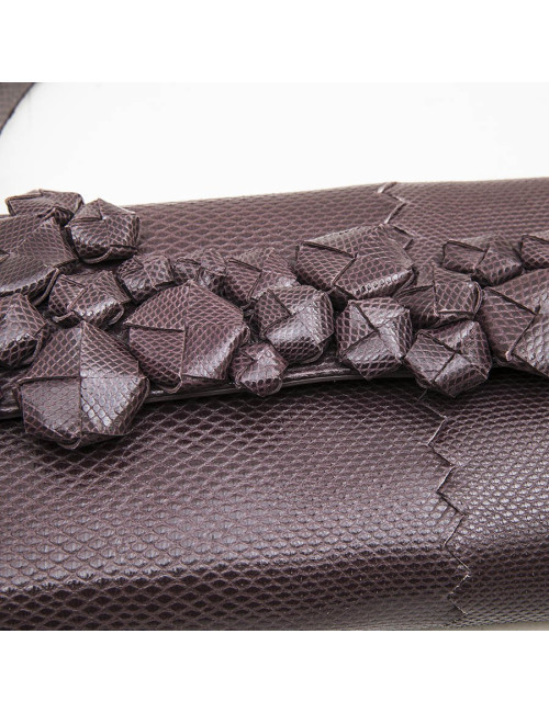 Sac BOTTEGA VENETA cuir façon python parme foncé