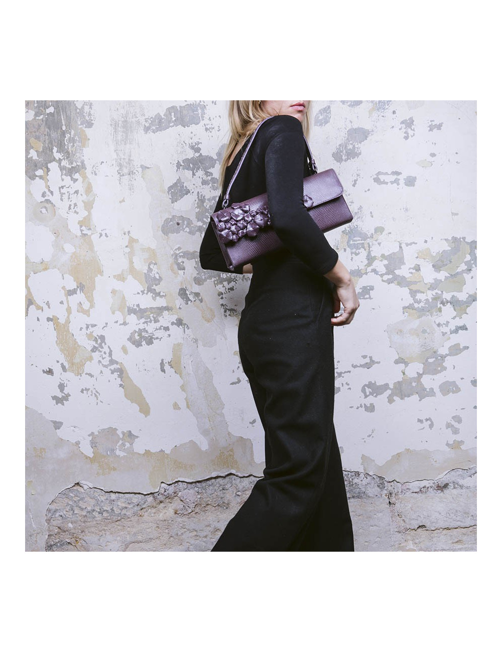 Sac BOTTEGA VENETA cuir façon python parme foncé