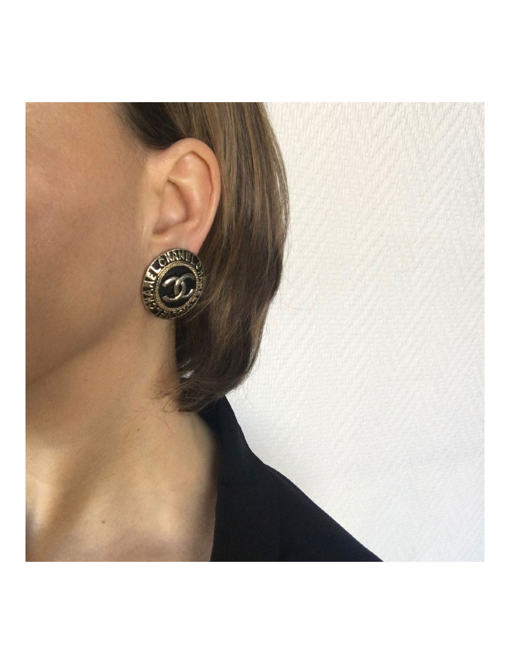 Boucles d'oreilles clips CHANEL vintage en métal doré