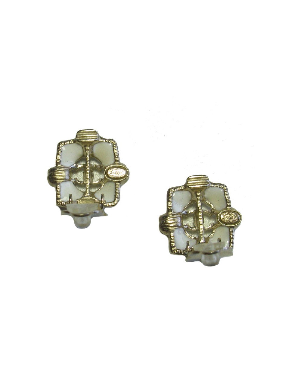 CHANEL stud earrings in gilded metal, ivory resin and pearl beads