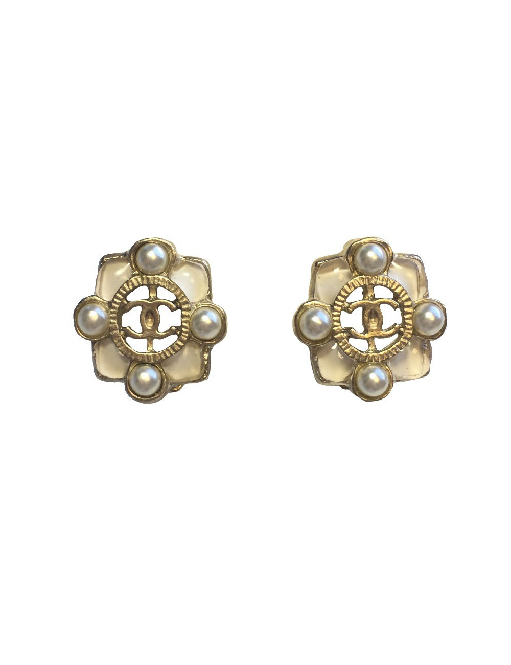 CHANEL stud earrings in gilded metal, ivory resin and pearl beads