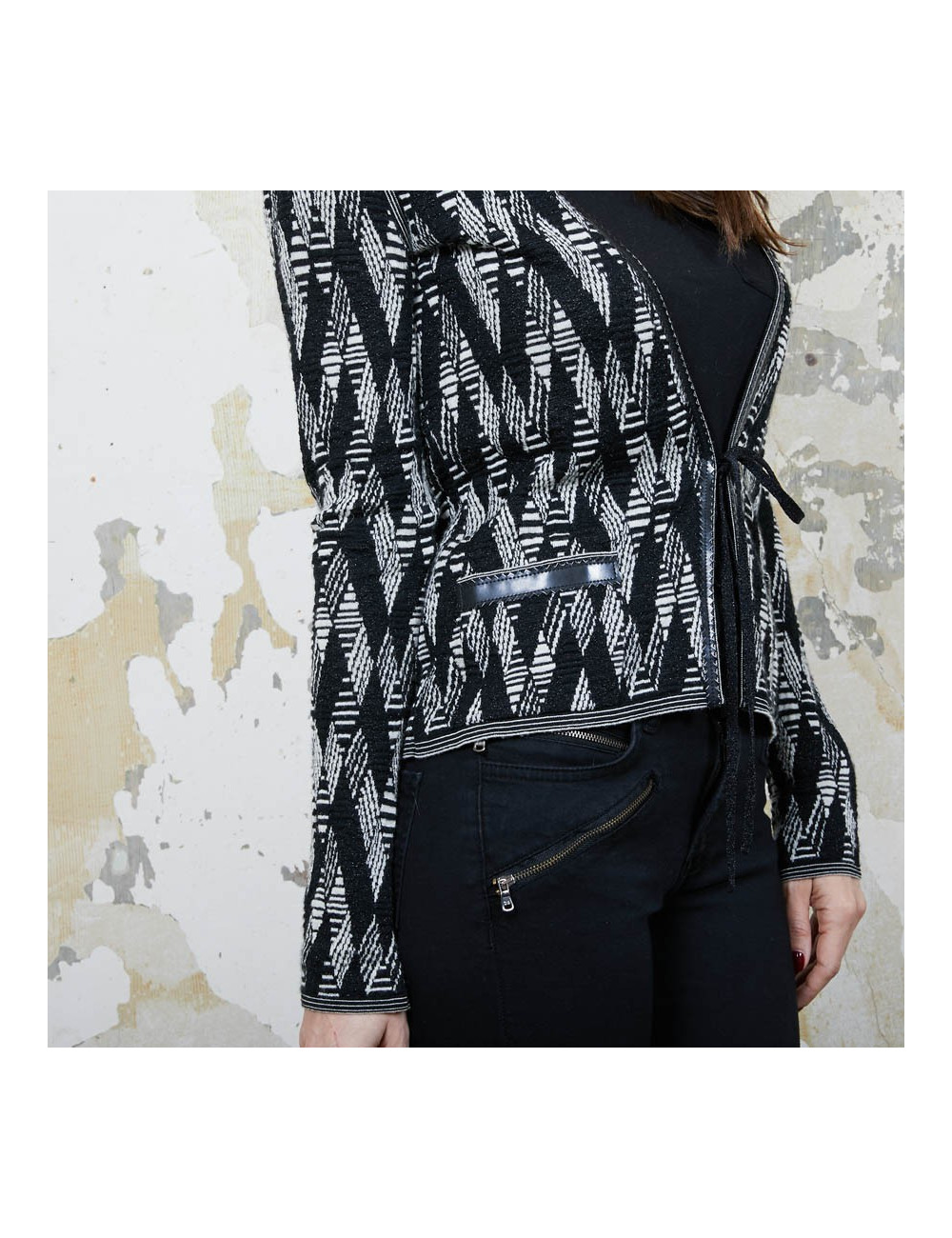 CHANEL cardigan in black and white cashmere size 36FR