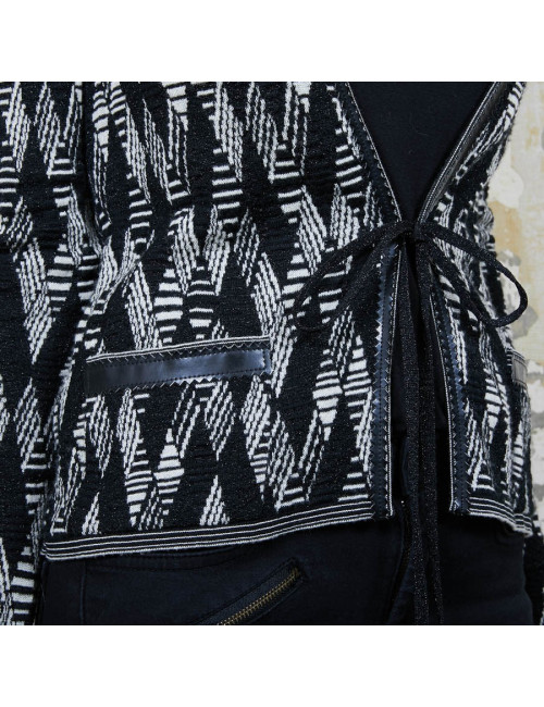 Gilet long  t 36 CHANEL en cachemire noir ET BLANC