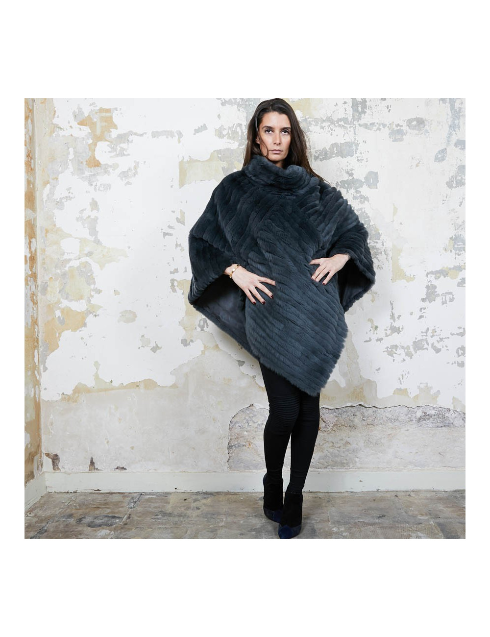 Poncho ARMANI COLLEZIONI en orilag gris