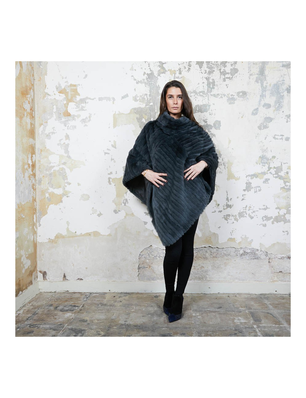 Poncho ARMANI COLLEZIONI en orilag gris