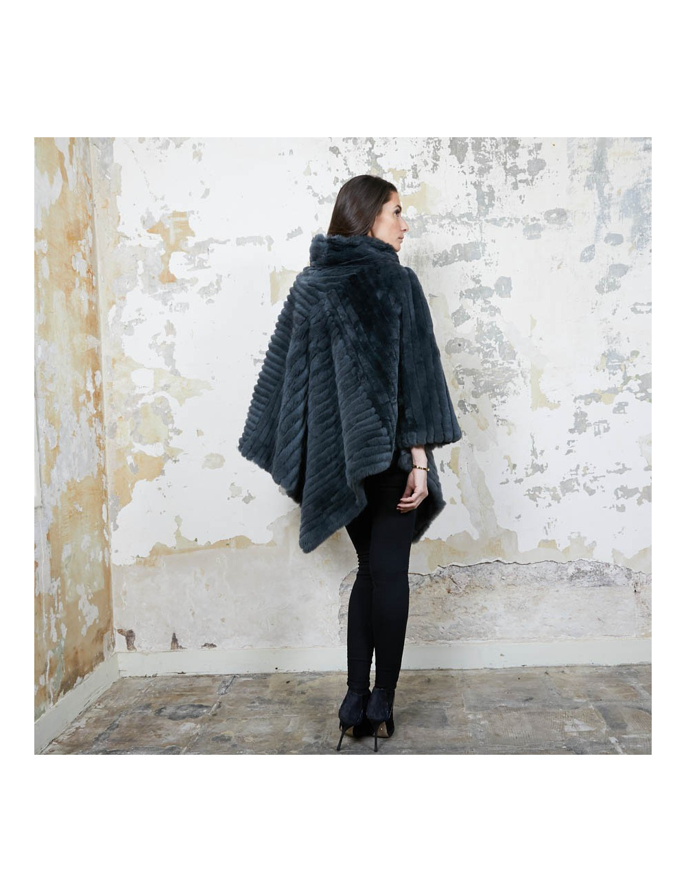 Poncho ARMANI COLLEZIONI en orilag gris