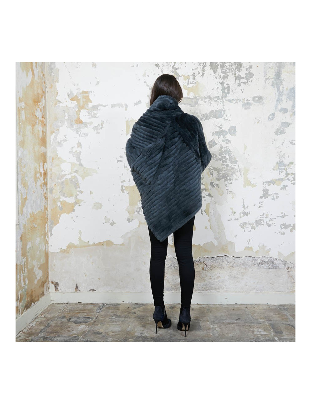 Poncho ARMANI COLLEZIONI en orilag gris