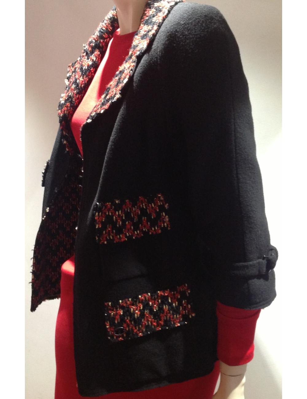 Veste CHANEL rouge et noire Collection Automne Hiver 2007-08