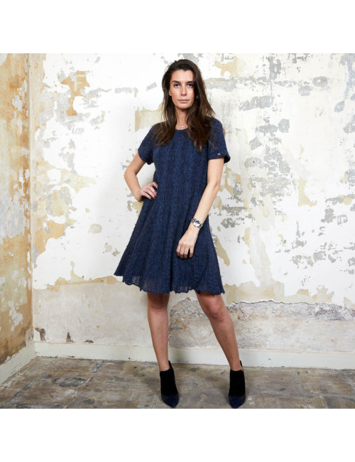 veste courteT 36 CHANEL en velours de soie noir