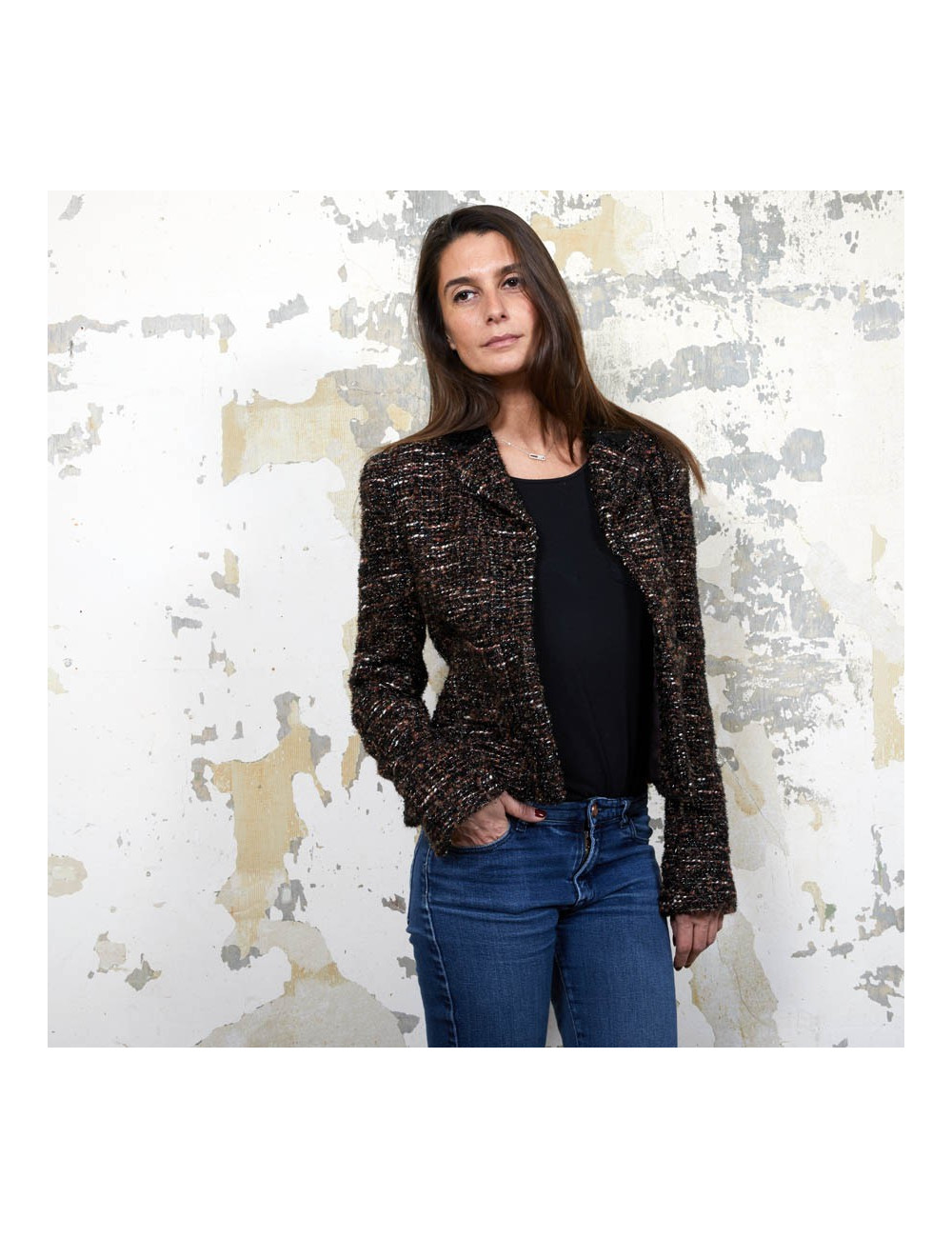 CHANEL T40 jacket in brown tweed and black shiny threads