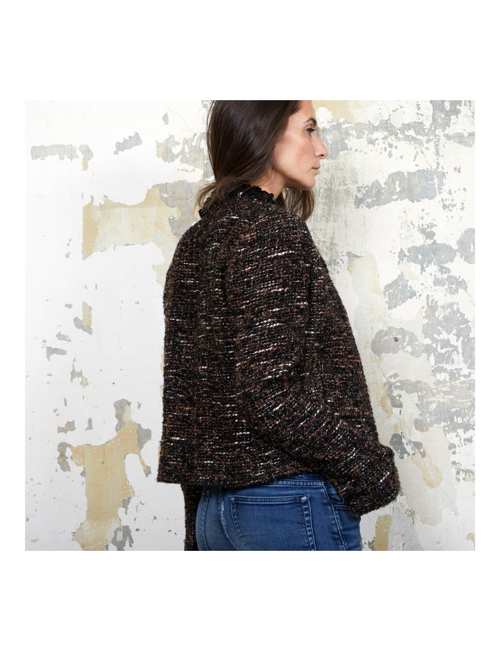 CHANEL T40 jacket in brown tweed and black shiny threads