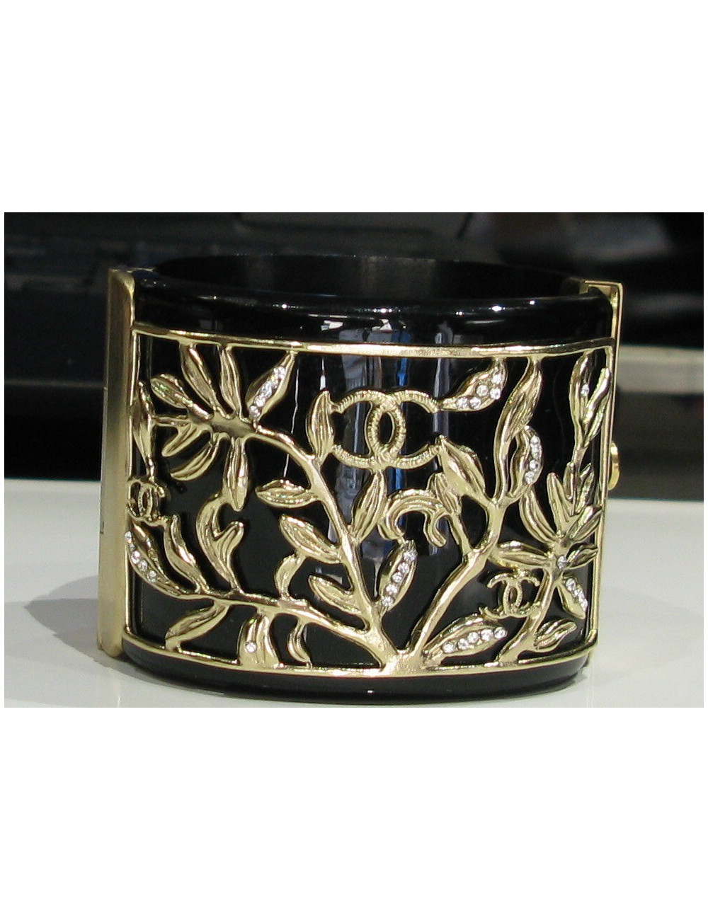 Manchette CHANEL noire "branchages strasés"