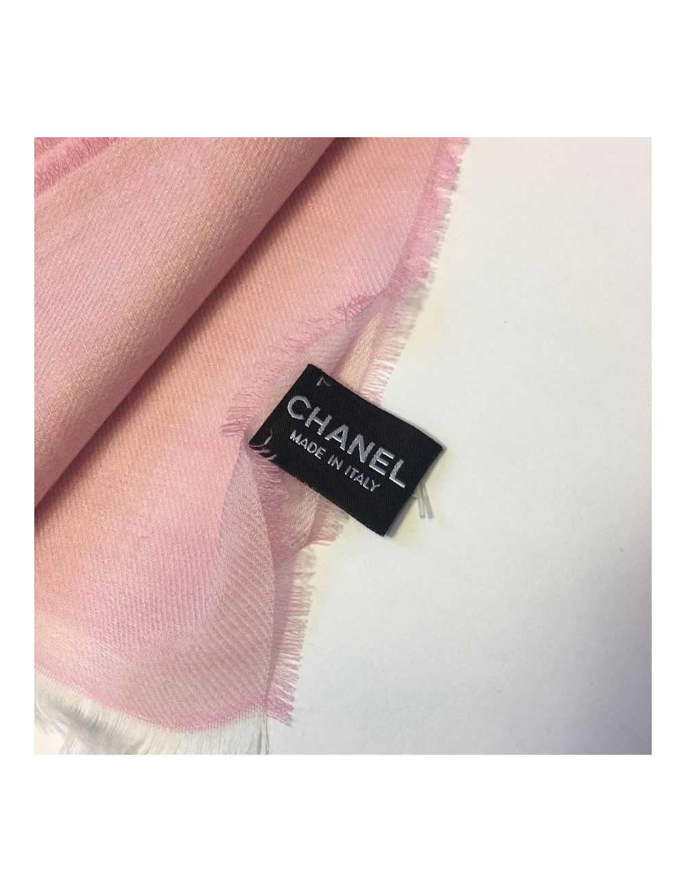 Châle CHANEL rose en cachemire et soie