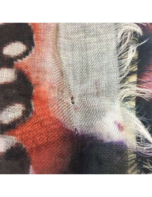 Châle CHANEL à petites franges graffiti en cachemire multicolore
