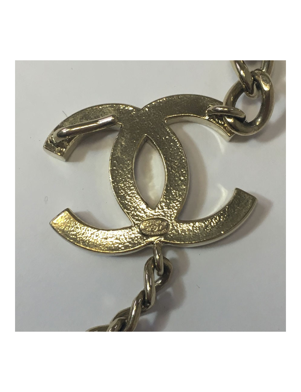 Ceinture CHANEL chaine dorée et CC noir