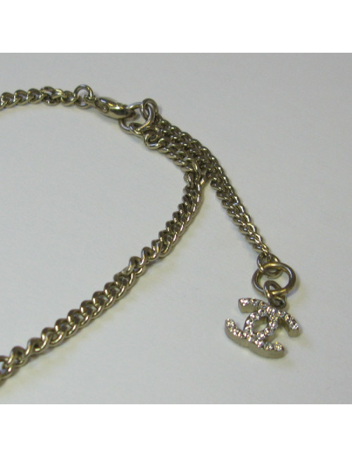 CHANEL necklace in gilded chain and white camellia pendant