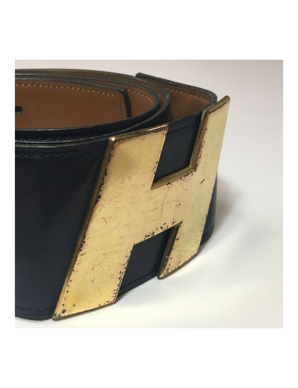 Ceinture HERMES T80 vintage en cuir marine, intérieur cuir gold 