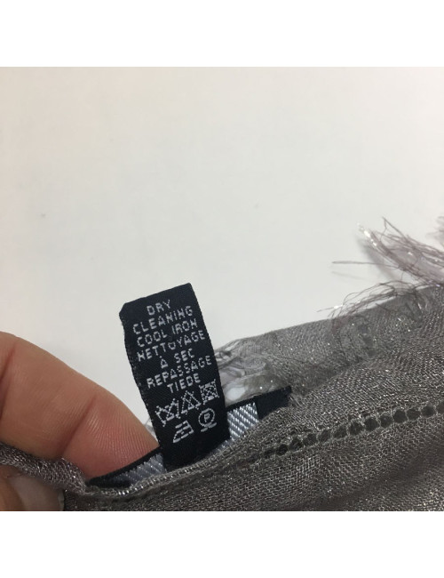 Châle CHANEL en modal et soie gris et fils argentés