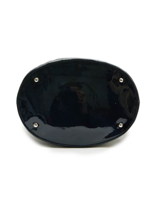 CHANEL bag in perforated navy blue patent leather