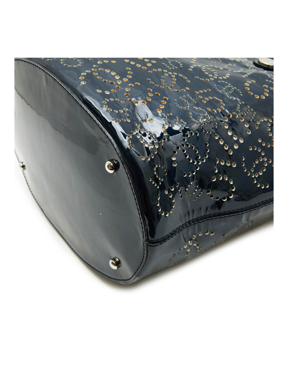 CHANEL bag in perforated navy blue patent leather