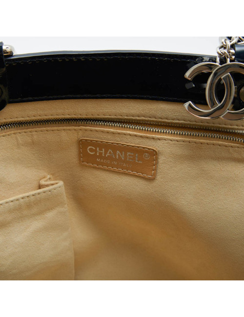 CHANEL bag in perforated navy blue patent leather