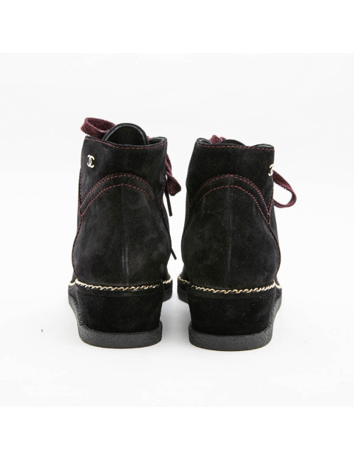 Boots CHANEL T37,5 veau velours violet foncé