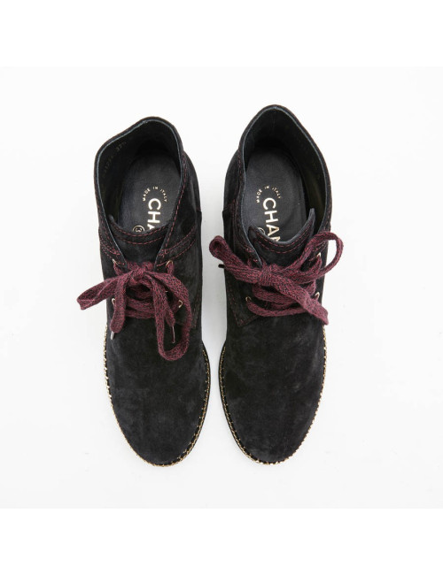 Boots CHANEL T37,5 veau velours violet foncé