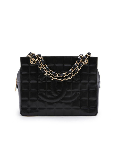 CHANEL tote bag in black quilted leather