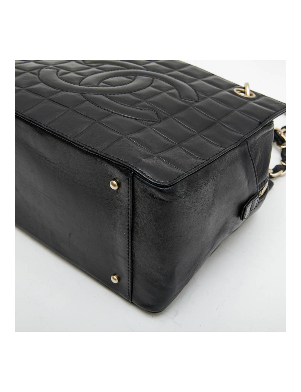 Sac cabas CHANEL cuir matelassé noir