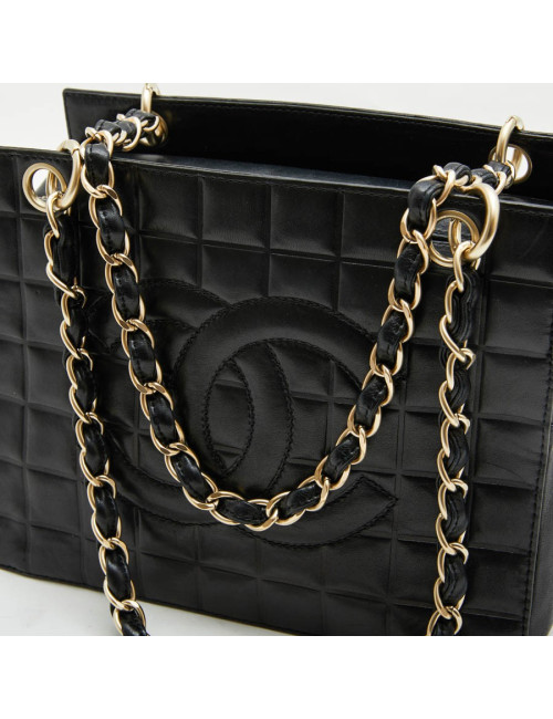 CHANEL tote bag in black quilted leather