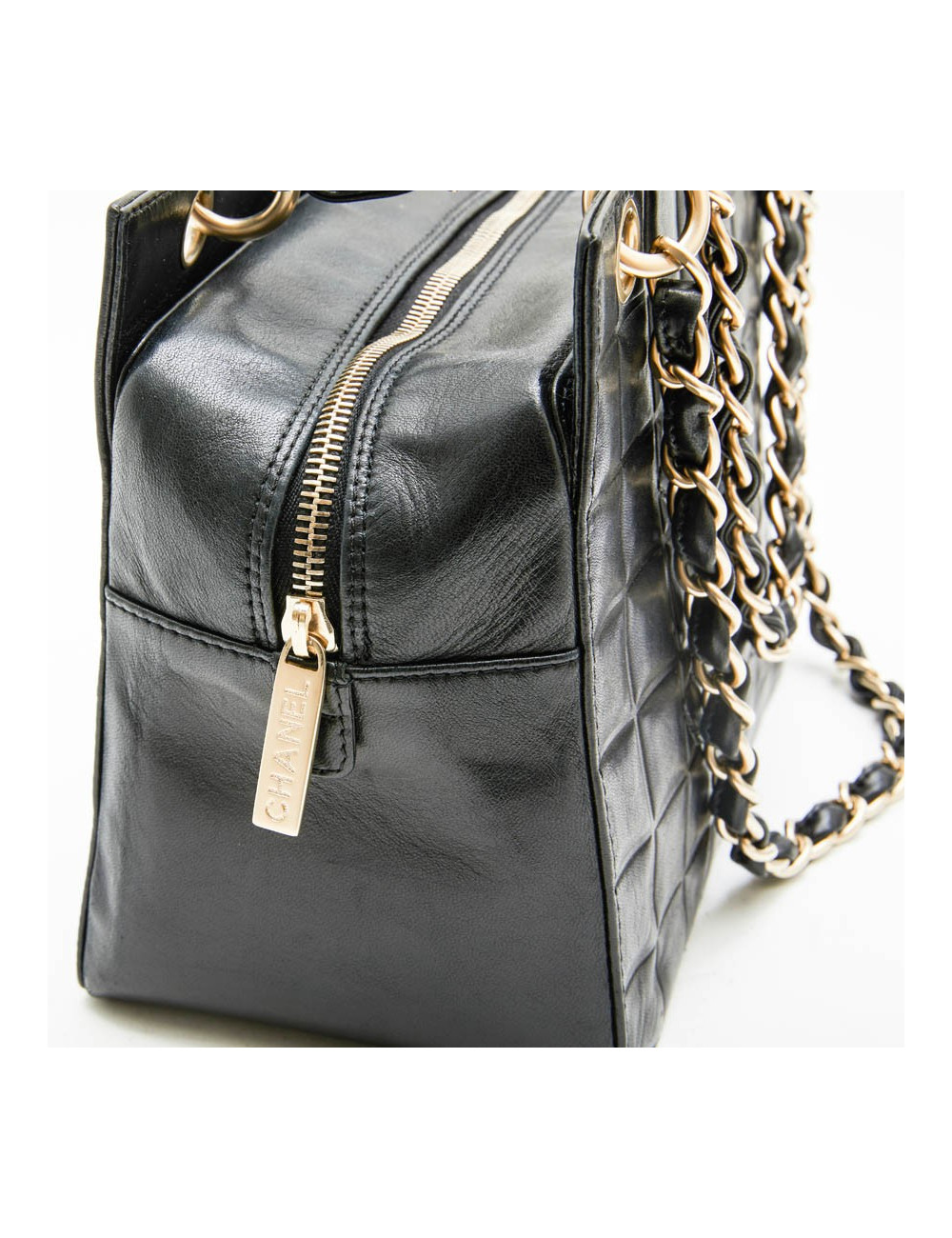 CHANEL tote bag in black quilted leather