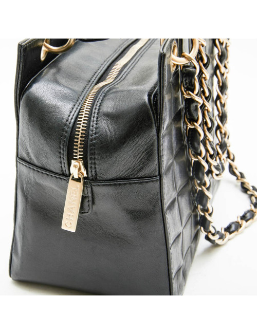 CHANEL tote bag in black quilted leather