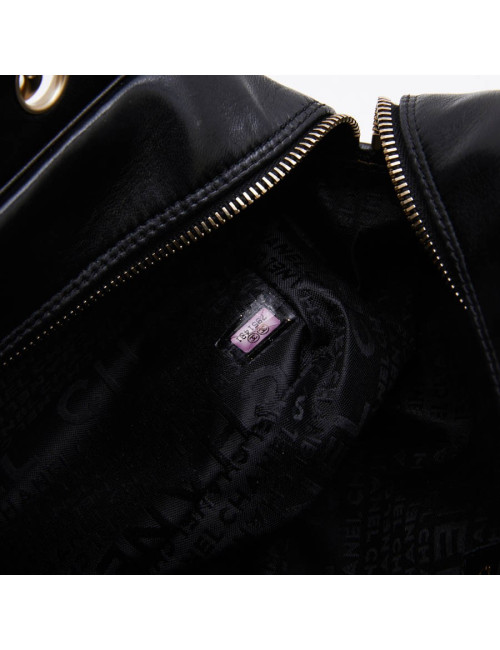 Sac cabas CHANEL cuir matelassé noir