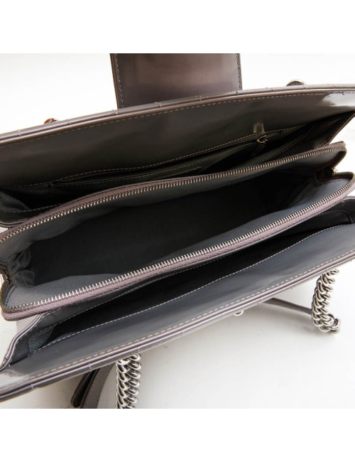 Sac "Boy" GM CHANEL cuir verni gris