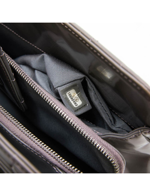 Sac "Boy" GM CHANEL cuir verni gris à reflets mauve