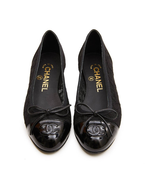 Ballerines T 34 CHANEL en dentelle et cuir noir
