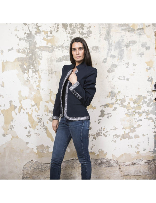 Veste KARL LAGERFELD bleu et bordé de tweed