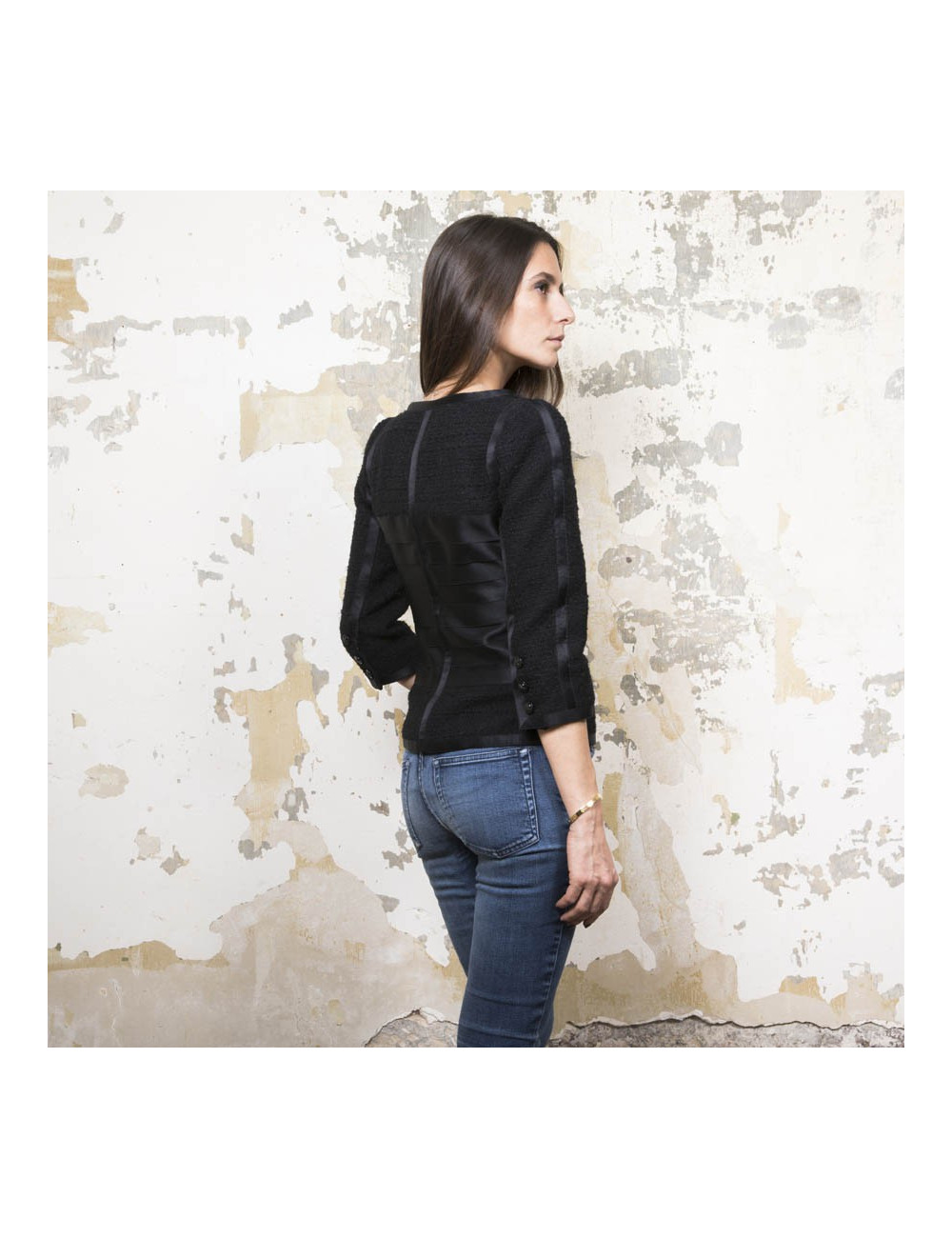 Veste T 34 CHANEL en tweed noir et rubans en soie