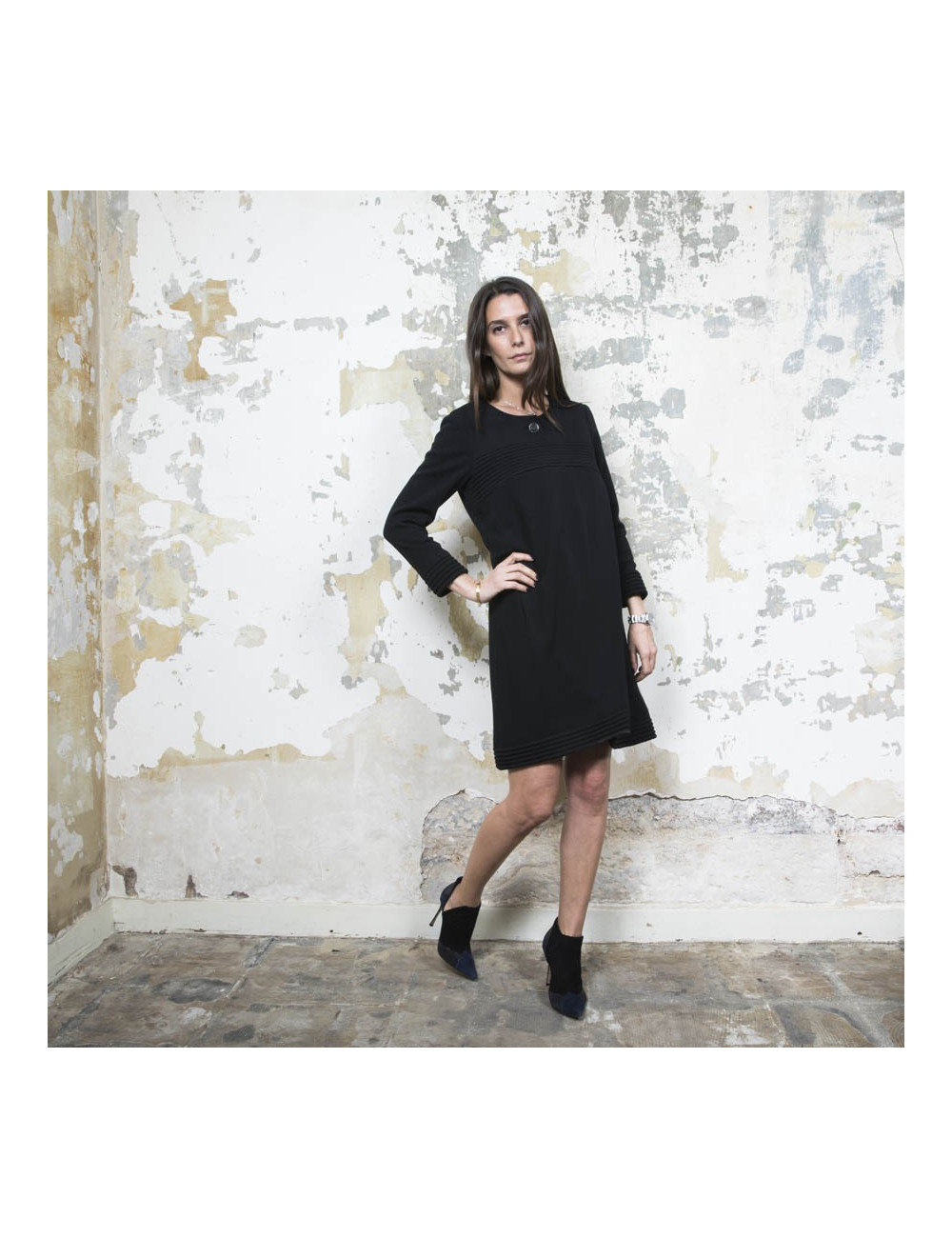 CHANEL T 38 in black wool jersey