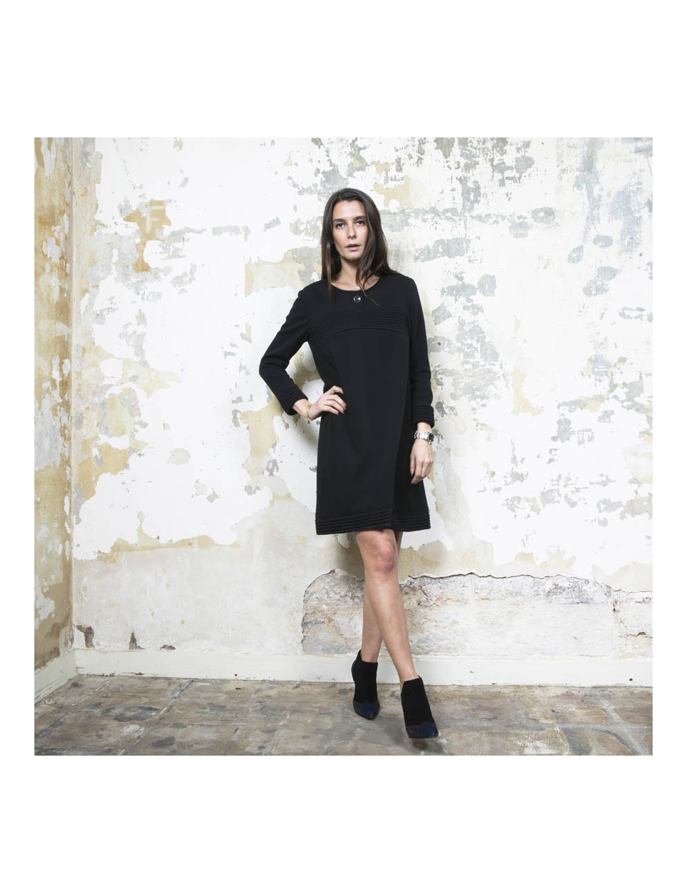 CHANEL T 38 in black wool jersey