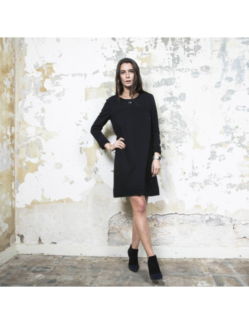 CHANEL T 38 in black wool jersey