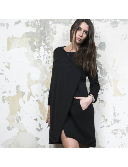 CHANEL T 38 in black wool jersey