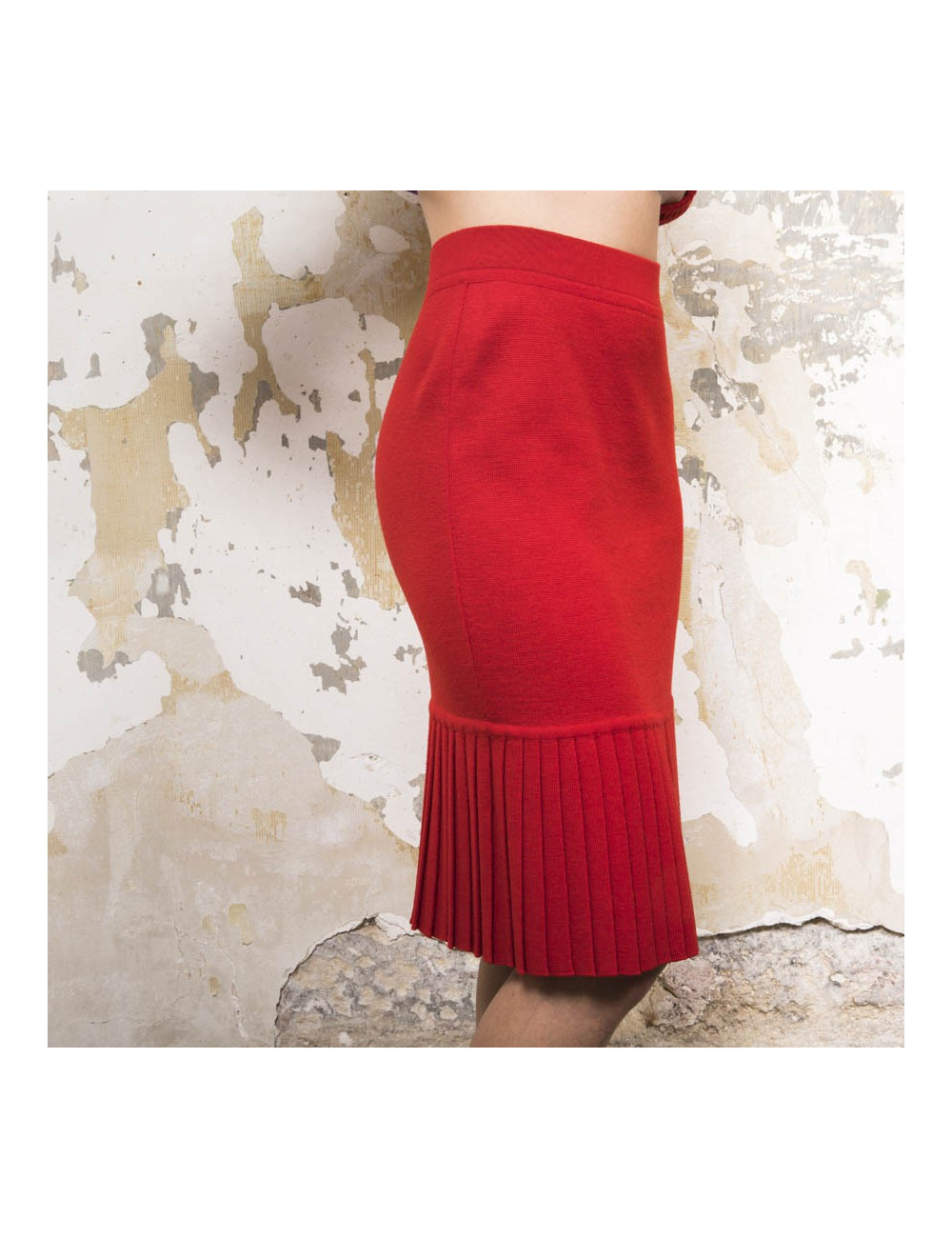 CHANEL T 38 set sweater and skirt in red wool with purple borders