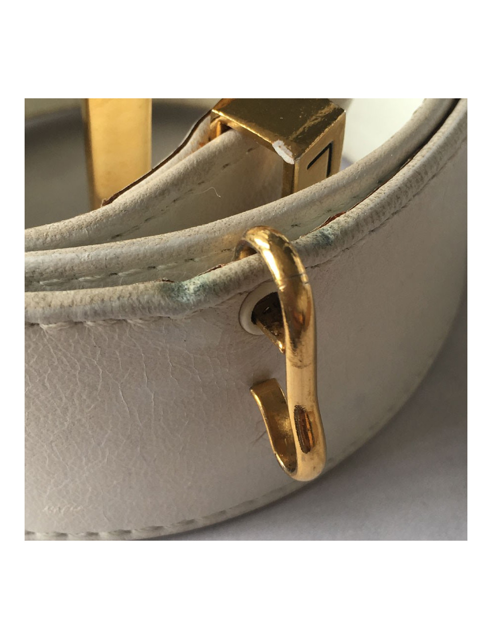 xxx Ceinture CHANEL blanche et chaine dorée vintage