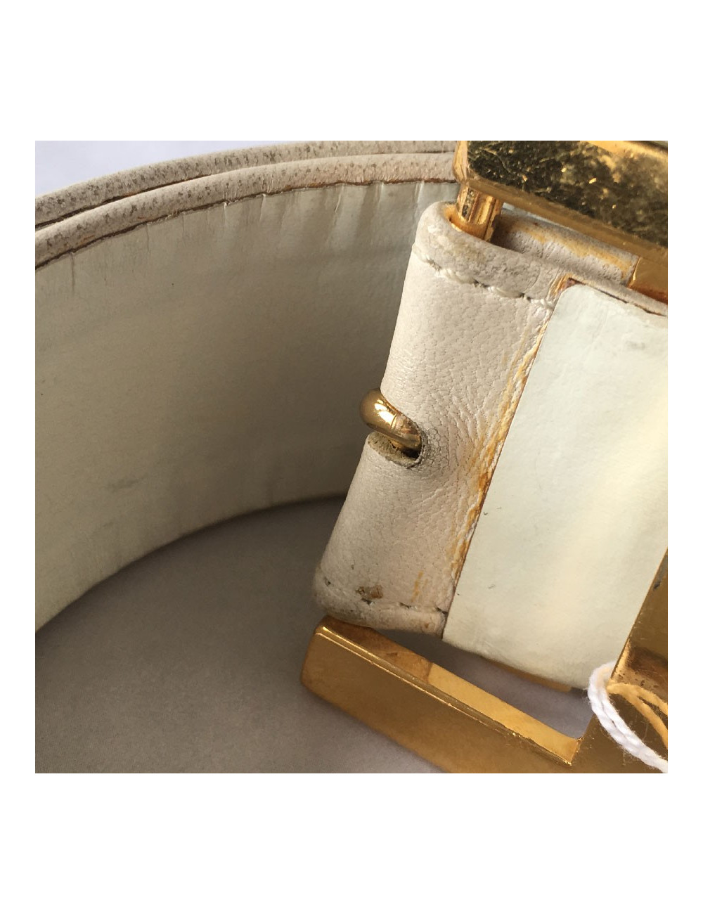 CHANEL vintage belt in white leather and gilded metal chain