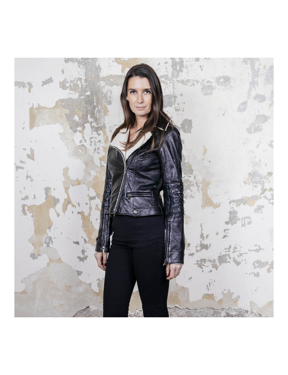 Perfecto  t 34 CHANEL cuir noir