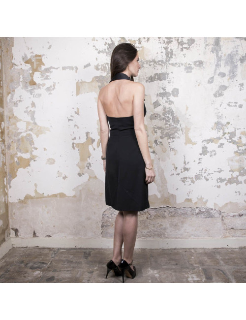 Robe YVES SAINT LAURENT T 38 FR en laine noire dos nu et col de veste