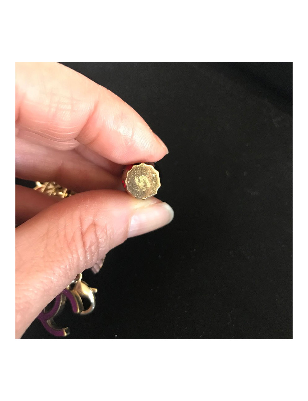 CHANEL "Paris-Shanghai"long necklace belt in gilt metal and charms