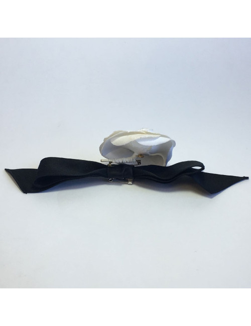 Broche noeud camélia CHANEL noir et blanc